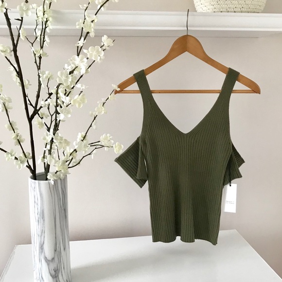 NWT Green Cold Shoulder Sweater Top - Picture 3 of 5